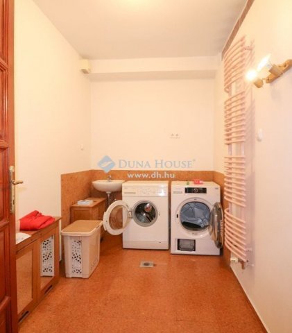 Eladó családi ház, Budapesten, III. kerületben 249 M Ft