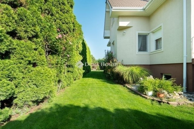 Eladó családi ház, Halásztelken 224.5 M Ft, 6 szobás
