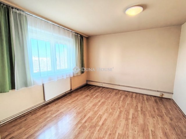 Eladó panellakás, Békéscsabán 29.9 M Ft, 2 szobás