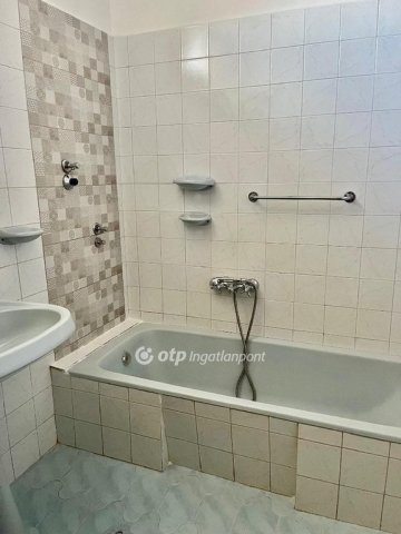 Eladó családi ház, Harkányban 94 M Ft, 5 szobás