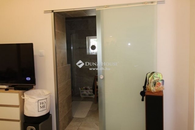 Eladó családi ház, Szegeden 46 M Ft, 2 szobás