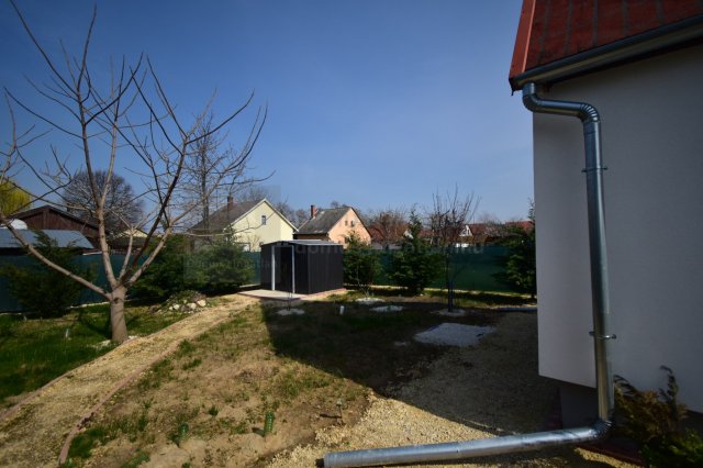 Eladó nyaraló, Borgátán 29.9 M Ft, 3 szobás