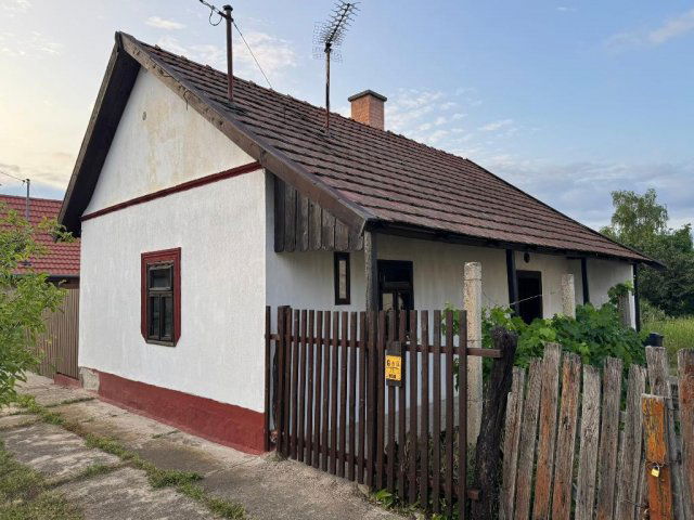 Eladó családi ház, Tiszafüreden 11.5 M Ft, 1 szobás