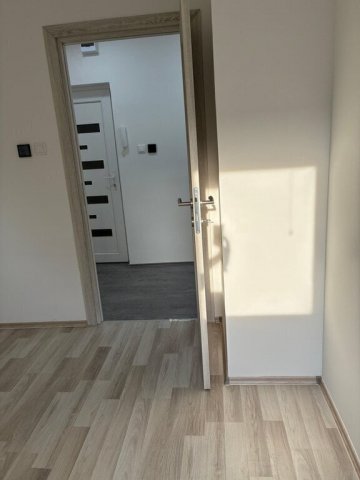 Eladó téglalakás, Komlón 42.5 M Ft, 3 szobás