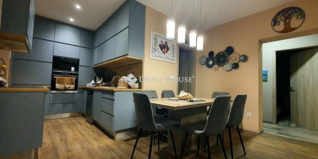 Eladó családi ház, Csepregen 70 M Ft, 4 szobás