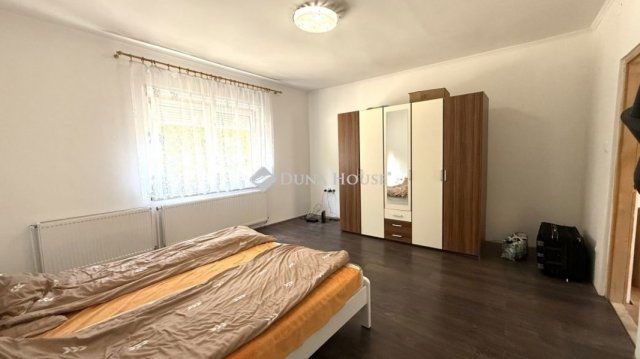 Eladó családi ház, Mendén 69.5 M Ft, 3 szobás