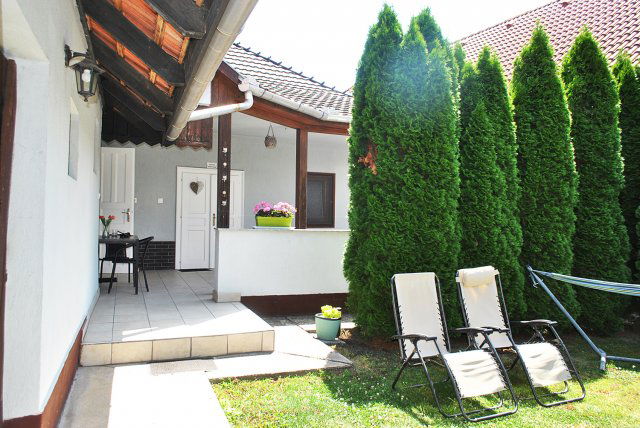 Eladó nyaraló, Tiszafüreden 59 M Ft, 3 szobás