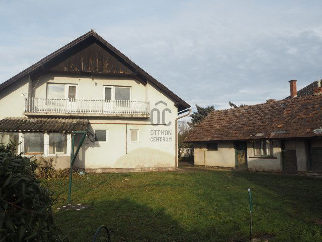 Eladó családi ház, Lentiben 29.9 M Ft, 7 szobás