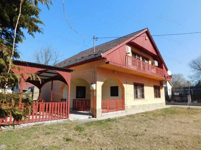 Eladó nyaraló, Zamárdiban 144 M Ft, 5 szobás