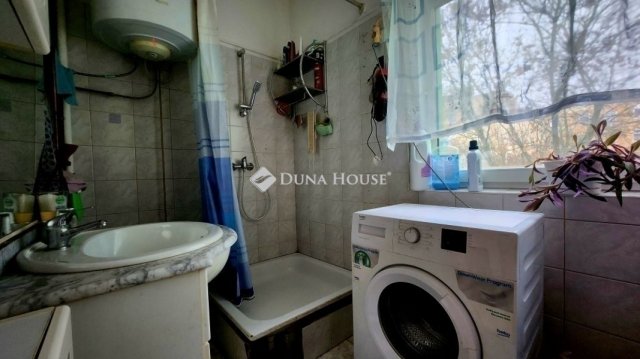 Eladó téglalakás, Budapesten, XXI. kerületben 64.9 M Ft