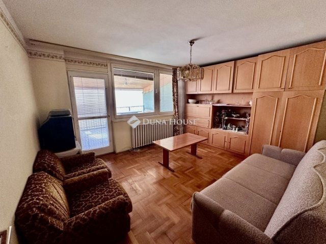 Eladó családi ház, Szegeden 199 M Ft, 7 szobás