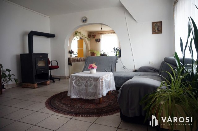 Eladó családi ház, Örkényen 45.99 M Ft, 6 szobás