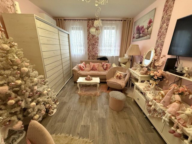 Eladó téglalakás, Pécsett 37.9 M Ft, 1+1 szobás