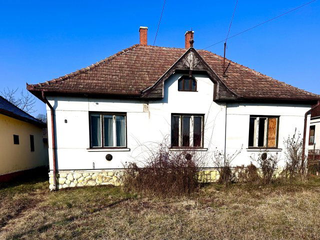 Eladó családi ház, Bakon 19 M Ft, 3 szobás