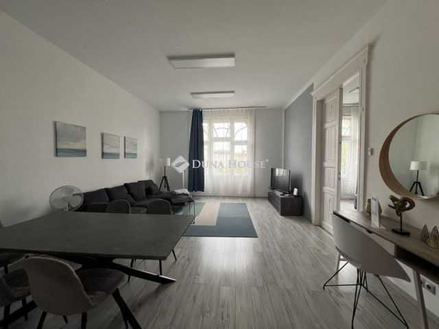 Eladó téglalakás, Budapesten, VI. kerületben 159.775 M Ft