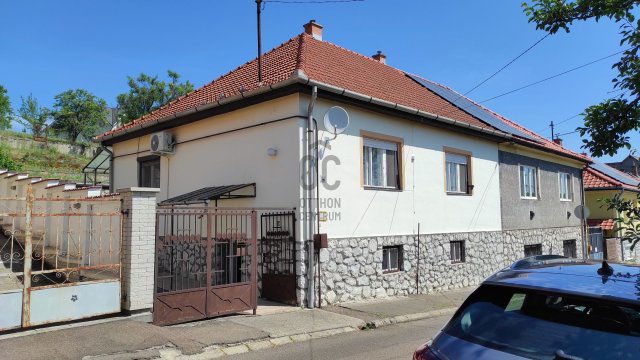 Eladó családi ház, Egerben 54.9 M Ft, 4 szobás