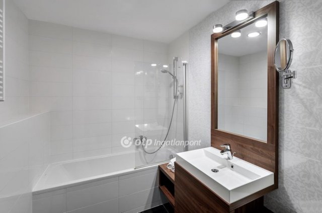 Eladó hotel, Pécsett 1300 M Ft / költözzbe.hu