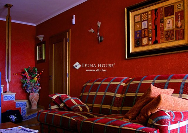 Eladó családi ház, Piliscsabán 457.2 M Ft, 5+3 szobás