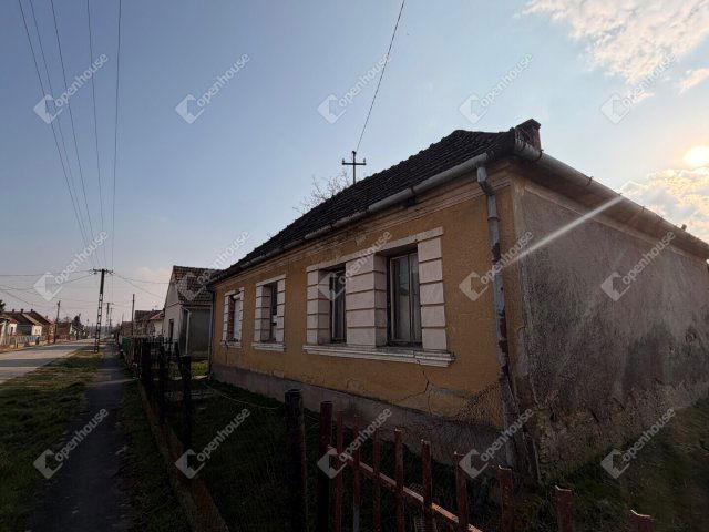 Eladó családi ház, Zalaváron 13 M Ft, 2 szobás