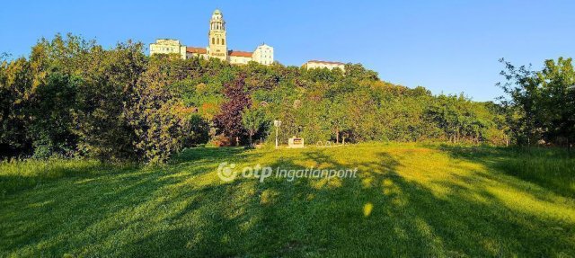 Eladó családi ház, Pannonhalmán 149.9 M Ft, 5 szobás