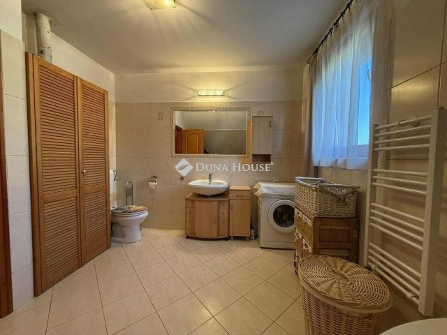 Eladó ikerház, Kecskeméten 79.99 M Ft, 4 szobás