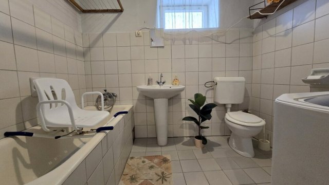 Eladó családi ház, Cegléden 22.9 M Ft, 3 szobás