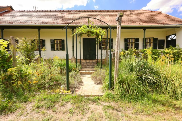 Eladó hotel, Szakadáton 289 M Ft / költözzbe.hu