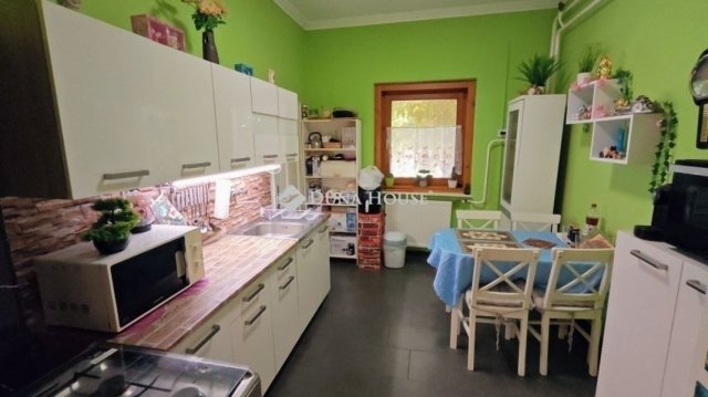 Eladó ikerház, Kecskeméten 76.9 M Ft, 6 szobás