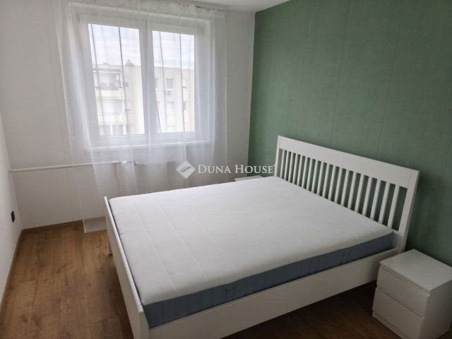 Kiadó panellakás, albérlet, Balatonfüreden 250 E Ft / hó