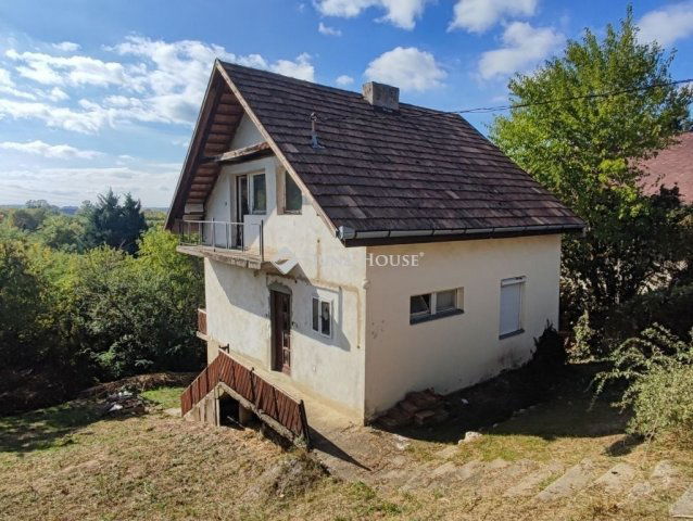 Eladó családi ház, Pécsett 52 M Ft, 6 szobás