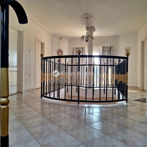 Eladó családi ház, Budakeszin 244 M Ft, 4 szobás