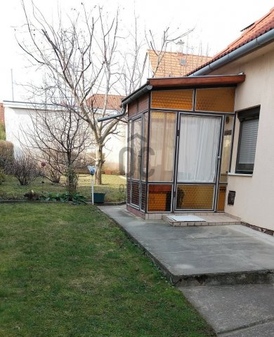 Kiadó családi ház, albérlet, Veszprémben 120 E Ft / hó