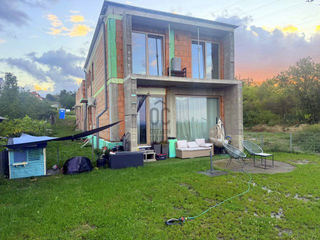 Eladó családi ház, Vácon, Basa közben 159.99 M Ft, 5 szobás