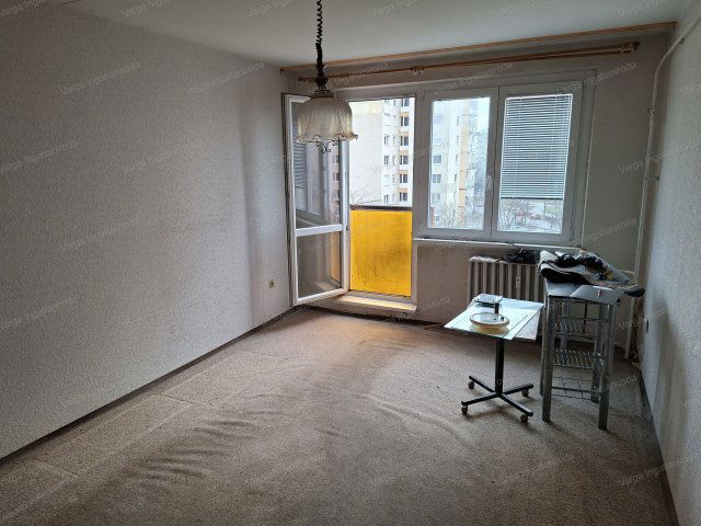 Eladó panellakás, Sopronban 48 M Ft, 2 szobás