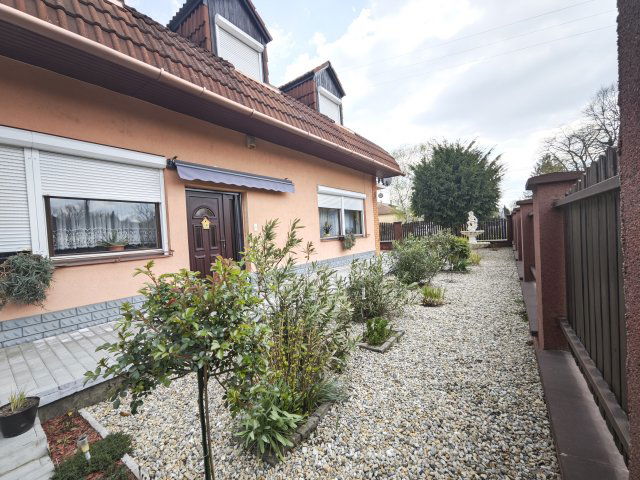 Eladó családi ház, Zalakaroson 95 M Ft, 6 szobás