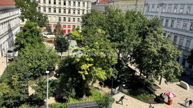 Eladó téglalakás, Budapesten, V. kerületben 159.9 M Ft, 2 szobás
