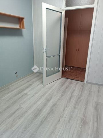 Eladó panellakás, Budapesten, XV. kerületben 66.5 M Ft, 3 szobás