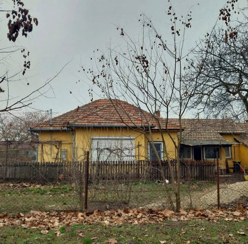 Eladó családi ház, Kőröstetétlenen 17.9 M Ft, 3 szobás