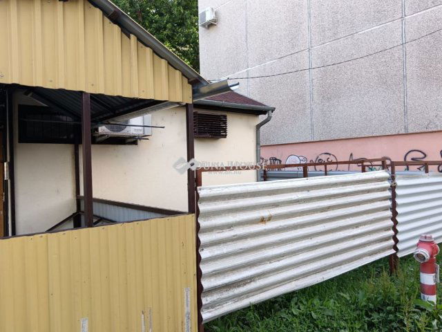 Eladó üzlethelyiség, Cegléden, Kossuth Ferenc utcában 22.5 M Ft