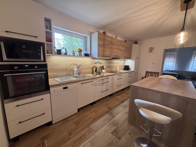 Eladó családi ház, Hajdúsámsonon 89.9 M Ft, 4 szobás