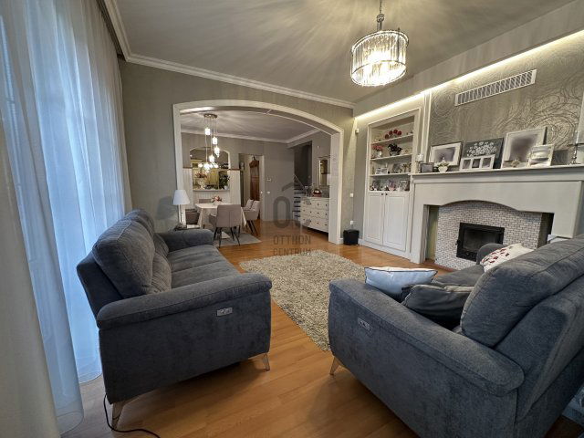 Eladó ikerház, Nagytarcsán 179.9 M Ft, 6 szobás