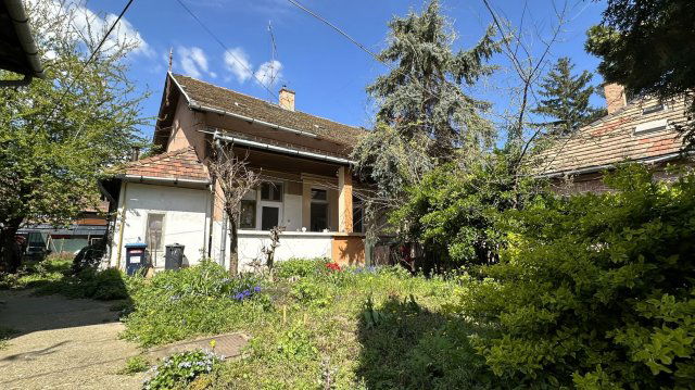 Eladó téglalakás, Budapesten, XVI. kerületben, Rákosi úton