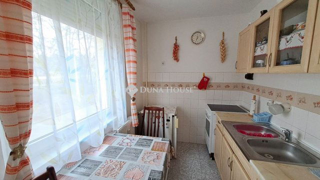 Eladó panellakás, Balatonfüreden, Köztársaság utcában