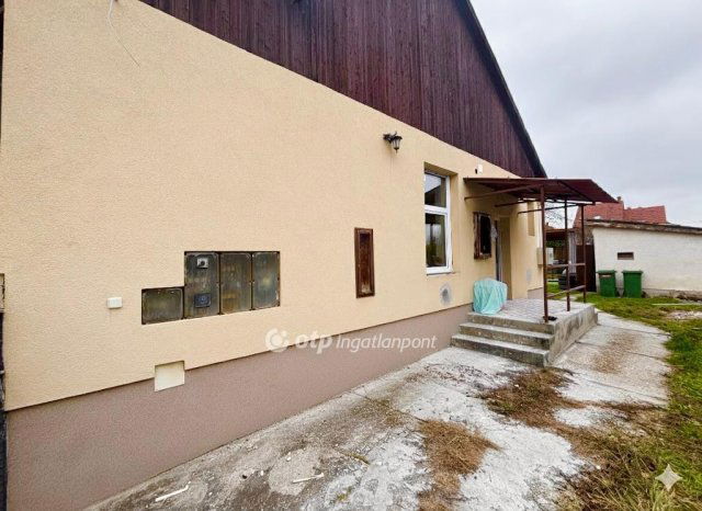 Eladó sorház, Budapesten, XVIII. kerületben 52 M Ft, 2+1 szobás