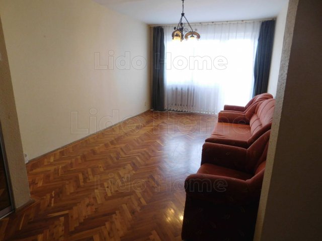 Eladó panellakás, Székesfehérvárott 63.999 M Ft, 3+1 szobás