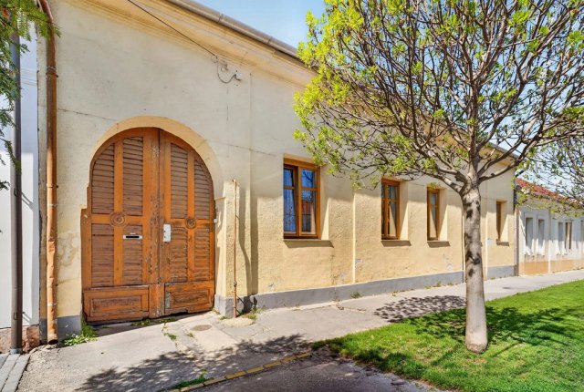 Eladó téglalakás, Tatán 68 M Ft, 3 szobás