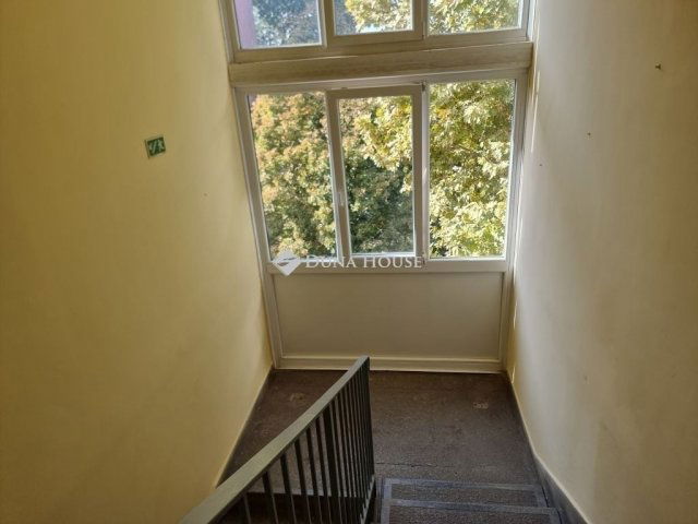 Eladó panellakás, Pécsett 39.9 M Ft, 2 szobás