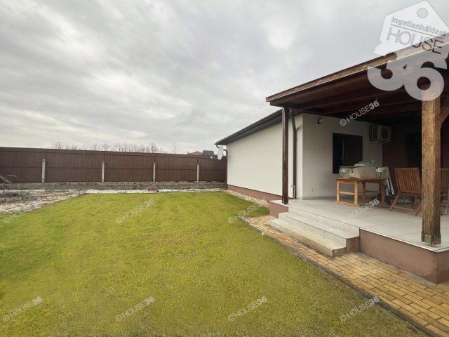 Eladó családi ház, Kecskeméten 95.5 M Ft, 4 szobás