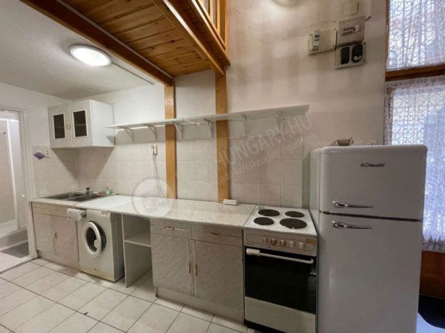 Eladó téglalakás, VI. kerületben, Vörösmarty utcában