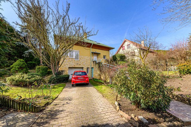 Eladó családi ház, Budaörsön 235 M Ft, 4 szobás